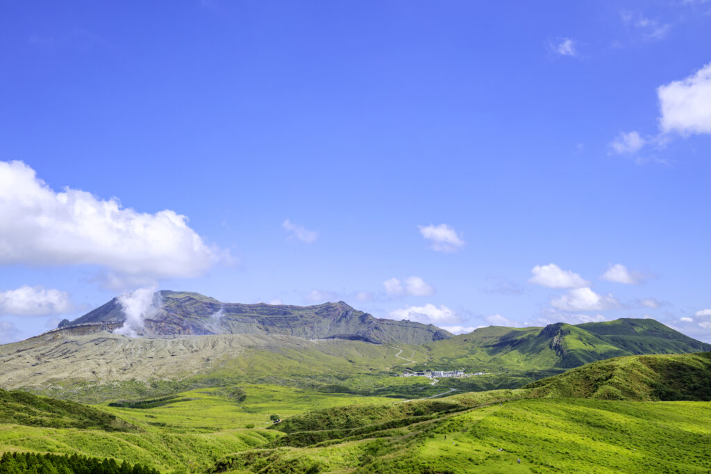 活動する阿蘇山の絶景