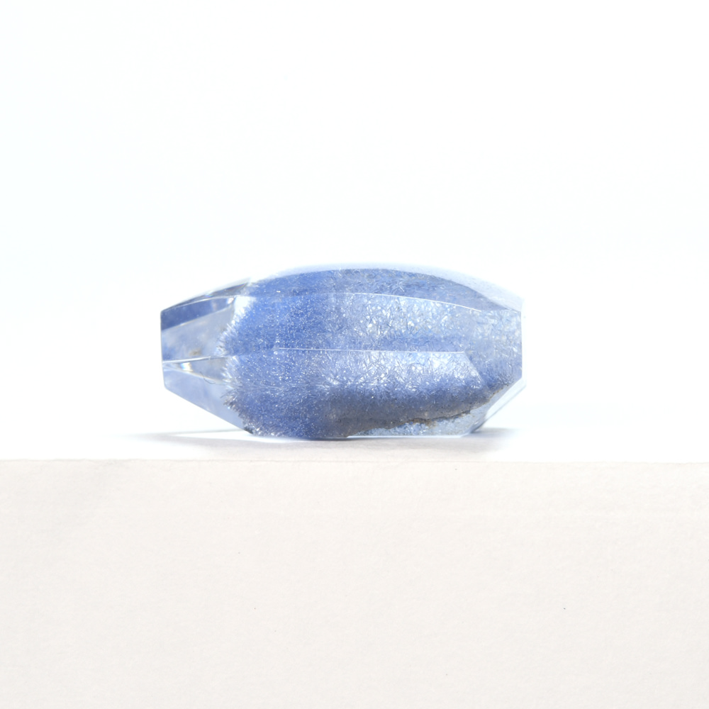 デュモルチェライトインクォーツ ルース 12.8ct 側面